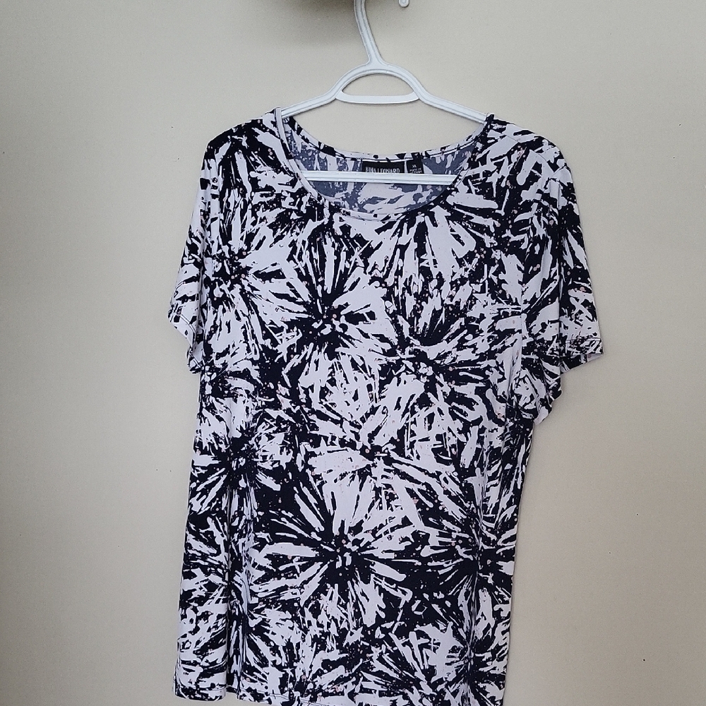 Black and White Abstract Women's Top